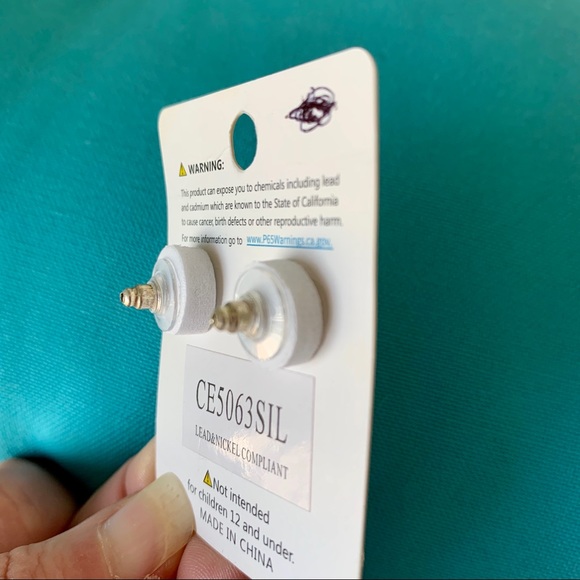 Long rhinestone earrings - Picture 3 of 3